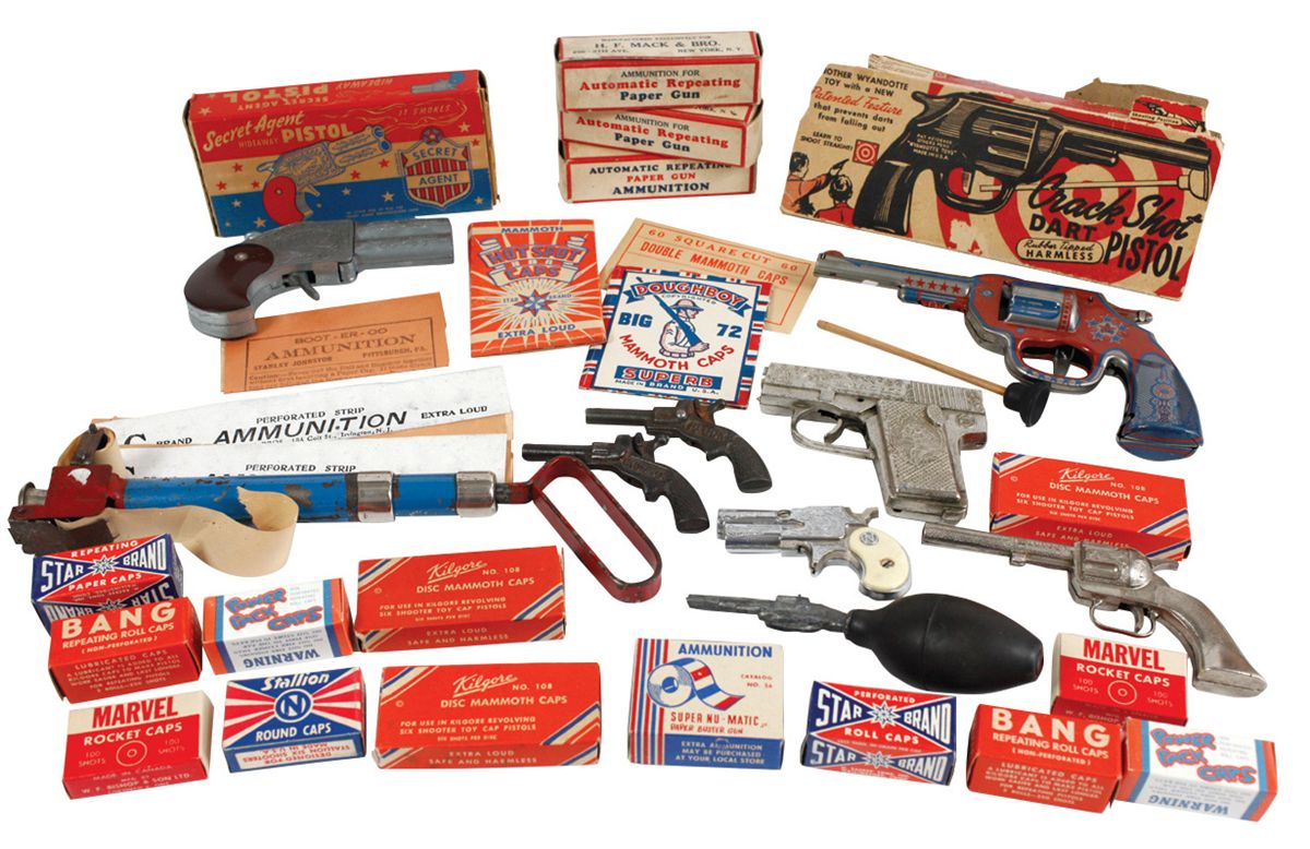 Toy cap guns & ammunition (23) Hubley Pal, Nichols DynaMite, 2 cast