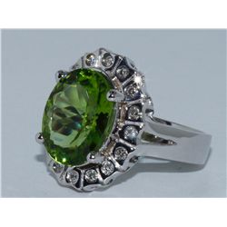 Peridot  5.0 ctw / Diamond Ring m14KW