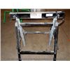 Image 1 : HEIGHT ADJUSTABLE ROLLER STAND