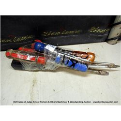 LOT: MISC SCREWDRIVERS, 11X THE MONEY