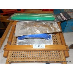 LOT: MISC TILE TOOLS