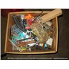 Image 1 : BOX: MISCELLANEOUS TOOLS & HARDWARE