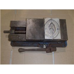 Kurt D675 Anglock Mill Vise