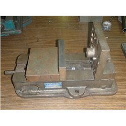 Kurt D675 Machine Vise