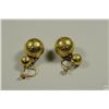 Image 8 : Pair of 18K Gold Ball Earrings - Finely Engraved Design With Later Screw-backs