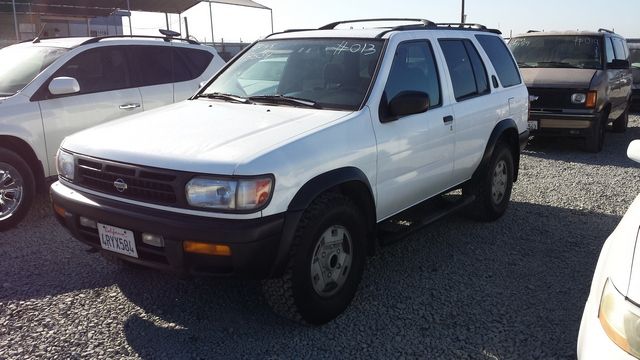 97 Nissan Pathfinder 4 Dr SUV - T - DRIVE