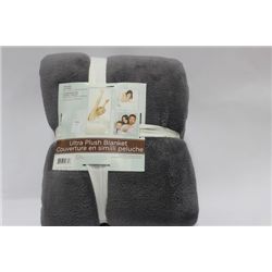 ULTRA - PLUSH BLANKET ON CHOICE: GREY
