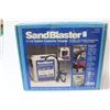 Image 1 : SANDBLASTER 2 1/2 GALLON CAPACITY HOPPER
