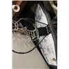 Image 1 : BASKETBALL BACKBOARD / HOOP