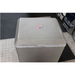 KOOLATRON 12V COOLER WITH CORDS AND INVERTER