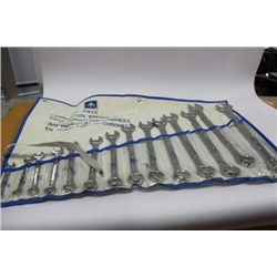 WRENCH SET