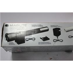 MAG-LITE FLASHLIGHT