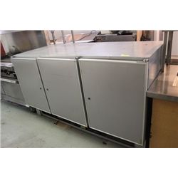 COMMERCIAL 3 DOOR FRIDGE