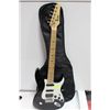 Image 1 : ROCKER WHITE / BLACK ELECTRIC GUITAR IN CASE
