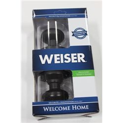 WEISER HALL AND CLOSET HANDLE SET