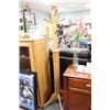 Image 1 : OAK COAT RACK