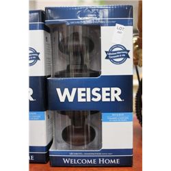 WEISER BED AND BATH HANDLE SET
