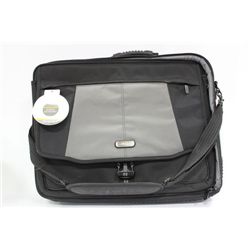 TARGUS 18" LAPTOP CASE (NEW)