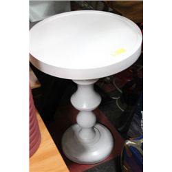 #15 SHOWHOME WHITE END TABLE