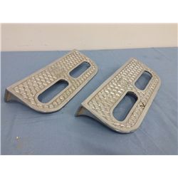 2 Vehicle Steps