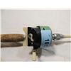 Image 2 : OCEAN CITY HIPLINE VINTAGE FISHING POLE W/ REEL