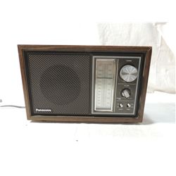 VINTAGE PANASONIC AM/FM RADIO