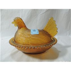 AMBER GLASS CHICKEN NESTING HEN DISH