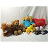 Image 1 : BOX LOT ASSORTED STUFFED ANIMALS