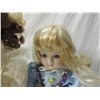 Image 3 : LOT 2 PORCELAIN DOLLS