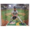 Image 2 : 1999 STARTING LINEUP DEREK JETER ACTION FIGURE