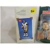 Image 2 : LOT 3 HALLMARK KURT WARNER ORNAMENT, SANDBERG FIGU