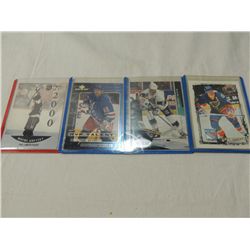 LOT 4 WAYNE GRETZKY HOCKEY CARDS