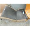 Image 2 : ANTIQUE FOOT ROCKER