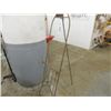 Image 2 : METAL IRON ART EISEL