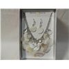 Image 2 : JACLYN SMITH WHITE SHELL BEADED NECKLACE & EARRIN