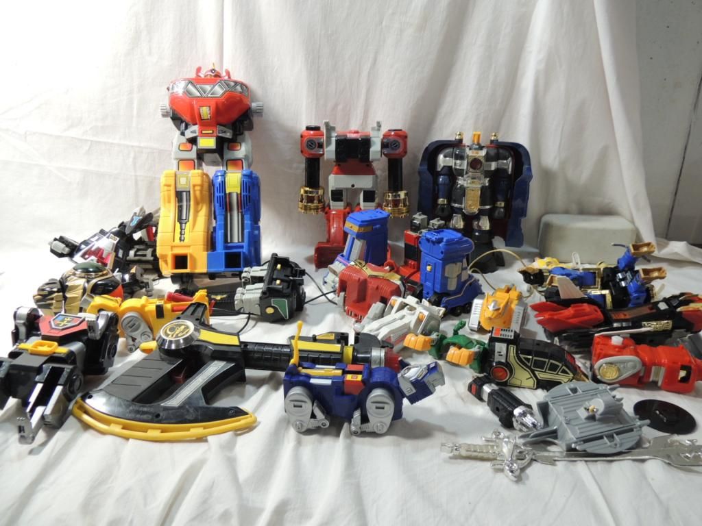 BOX LOT POWER RANGER TOYS & ACTION FIGURES
