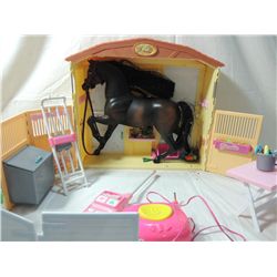 BARBIE MAGICAL SOUNDS STABLE