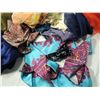Image 5 : LOT 22 ASSORTED SCARVES