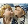 Image 2 : KISSING BOY & GIRL PORCELAIN DOLLS