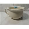 Image 2 : VINTAGE CHAMBER POT WITH HANDLE