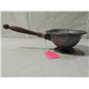 Image 2 : ANTIQUE PEWTER FOOTED ASHTRAY WITH HANDLE.