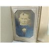 Image 2 : LOT 4 ANTIQUE PHOTOS FRAMED