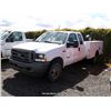 Image 1 : 2002 FORD F-350 UTILITY TRUCK ~ 267,947 MILES VIN: 1FDWX37F12EC07290, 4WD, 7.3L, V8, DIESEL, UTILITY