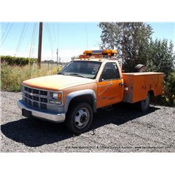 1998 CHEVROLET C/K 3500 UTILITY TRUCK ~ 231,894 MI VIN: 1GBKC34F3WJ108233, HD UTILITY SERVICE TRUCK,
