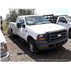 Image 3 : 2005 FORD F-250 UTILITY TRUCK, 4WD ~ 160,592 MILES VIN: 1FDSX21P85EC20360, 4WD, 6.0L, V8, DIESEL,  U