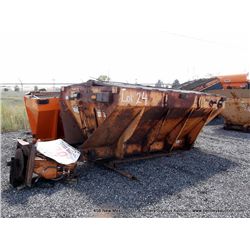 1997 WARREN SALT SPREADER, 5 CUBIC YARDS S/N: SC-9922, NOTES: RUSTED (print sequence:) FA36798-00