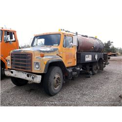 1986 INTERNATIONAL S 1900 OIL TRUCK ~ 56,783 MILES VIN: 1HTLDTVR3GHA15703, w/ 1954 ENTYRE BT-HS TRUC
