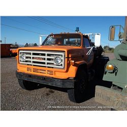 1982 GMC TC7D0420 OIL DISTRIBUTOR TRUCK ~ 22,882 M VIN: 1GDM7D1G5CV562141, 1985 ENTYRE MV6TND OIL DI