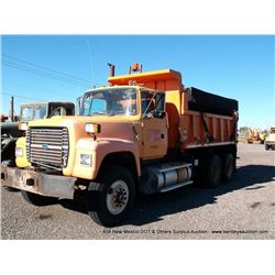 1996 FORD L8000 DUMP TRUCK ~ 11,957 MILES VIN: 1FDYU90B7VVA10544, 10 CUBIC YARD DUMP TRUCK, 1996 GAL