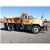 Image 4 : 1994 GMC C7H042 TOPKICK DUMP TRUCK ~ 134,592 MILES VIN: 1GDP7H1J5RJ517796, 5 CUBIC YARD DUMP TRUCK, 